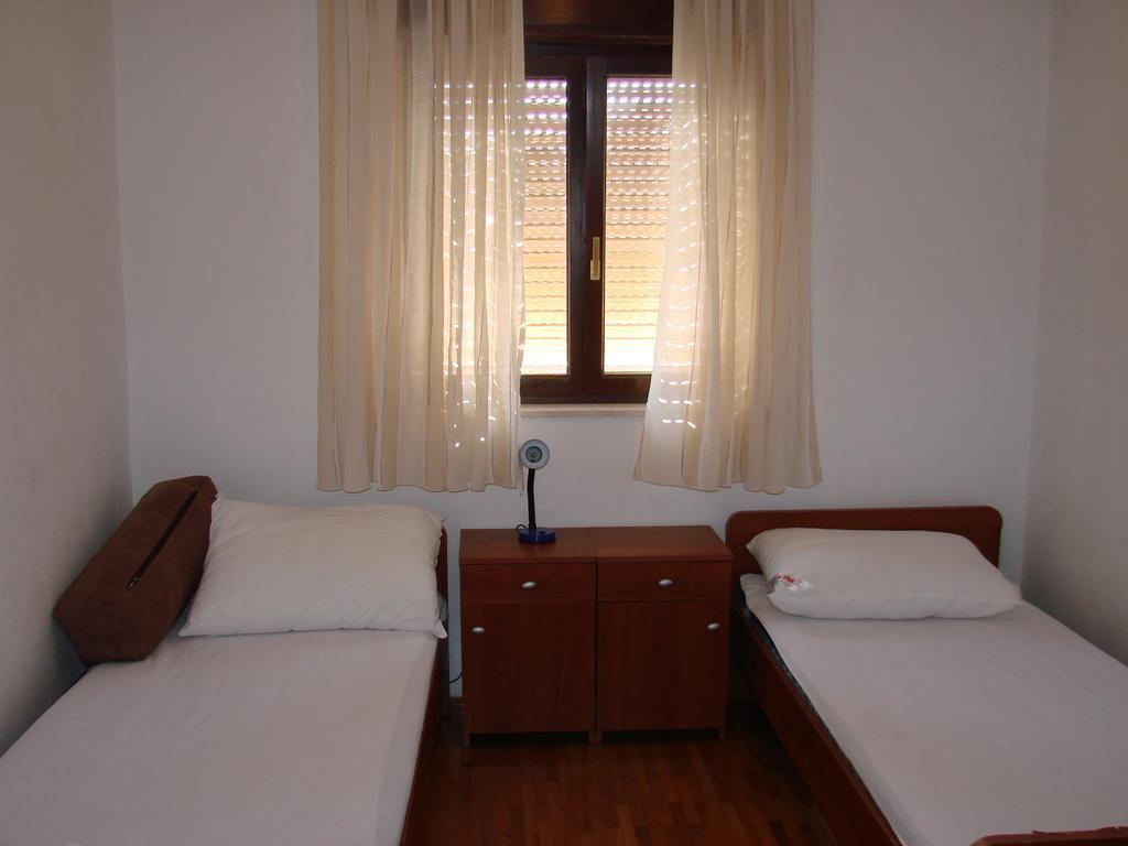 Apartment Matija Трогір Номер фото